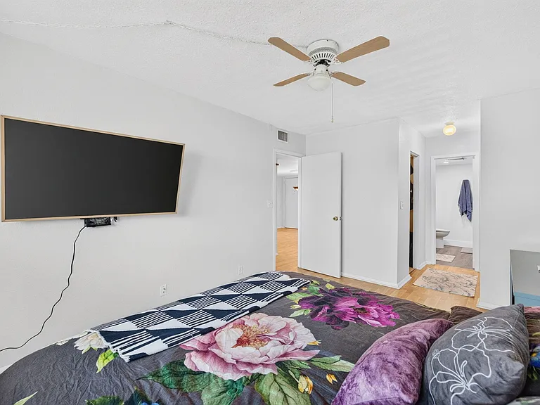3004 NE 5th Ter #C216 — Photo 34