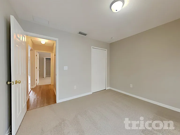 12010 Hampshire Field Ct — Photo 13
