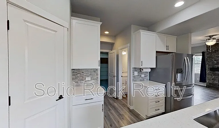 7621 Red River Way — Photo 5