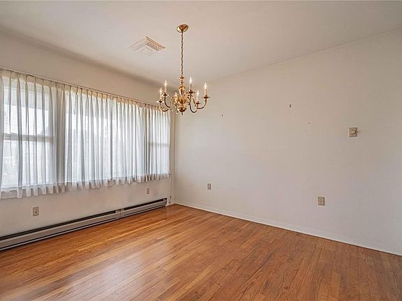 3rd image of 2231 Fuller St