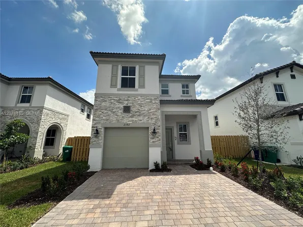 2382 NW 131st Cir, Miami, FL 33167