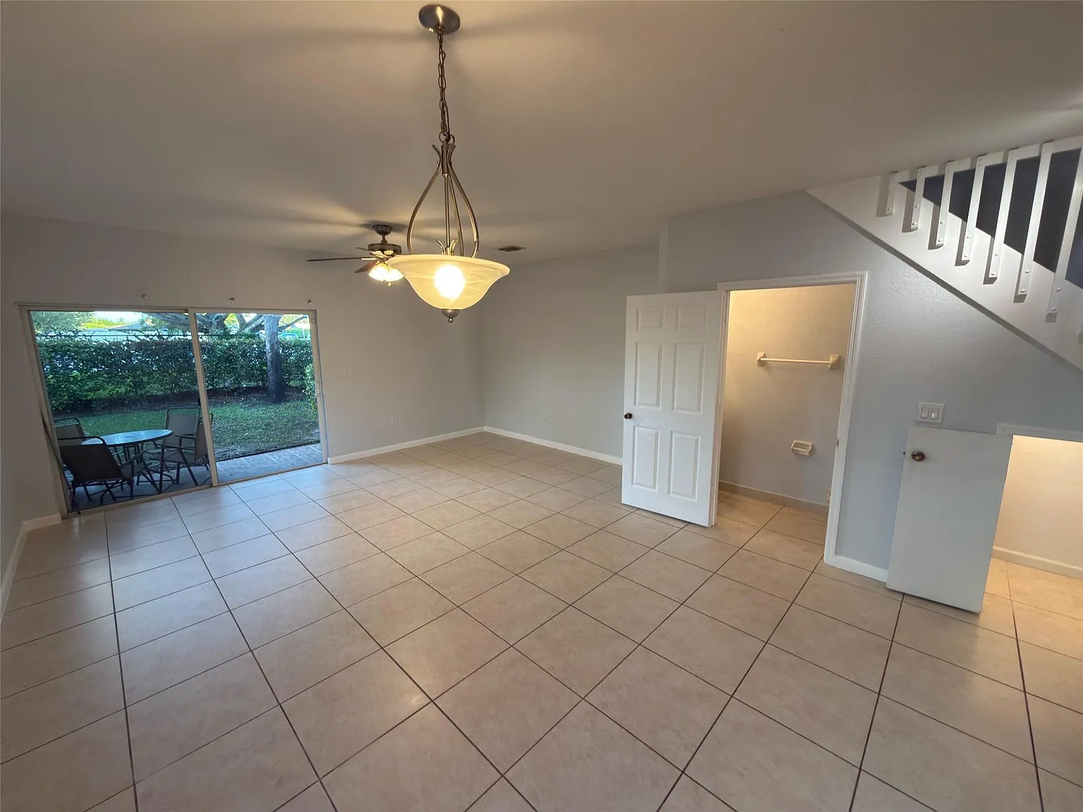 3 bed, 2.5 bath, 1428 sqft, $2,800 — Photo 4