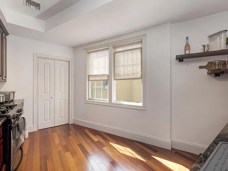 406 Main St #3 — Photo 7