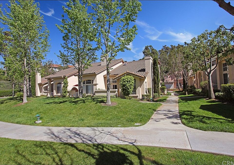 1st image of 7 Nightingale Dr