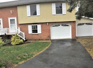 48 Kendes Rd, Millersville, PA 17551