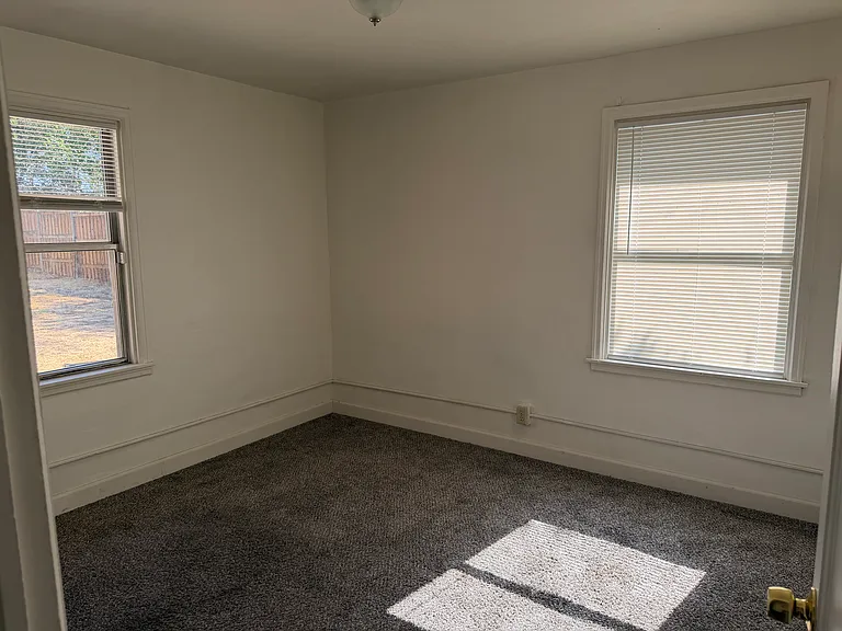 1111 Strand Pl #C — Photo 8