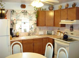 25 Linden Ln, Shirley, NY 11967