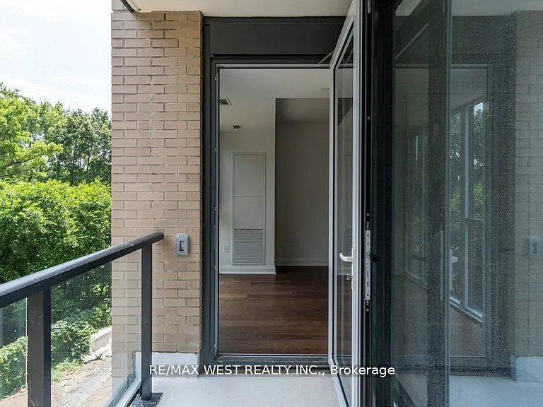 293 The Kingsway #307 — Photo 27