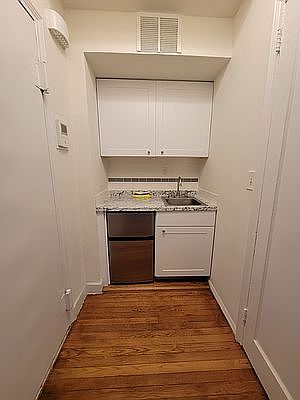 3rd image of 35 E 30th St APT 3D