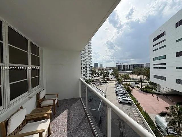 Sea Air Towers Condo — Photo 2