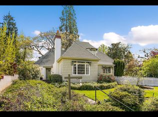 7 Eastwood Dr, Medford, OR