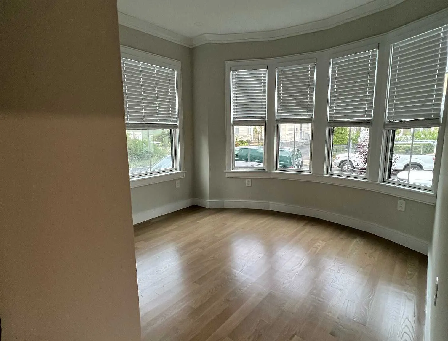 3 bed, $5,450 — Photo 4