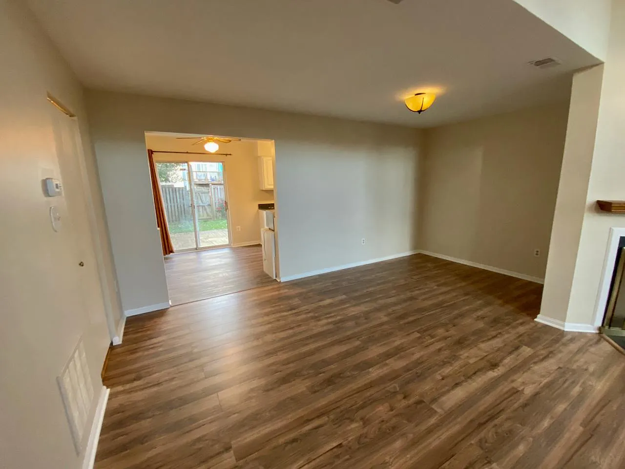 3 bed, 2.5 bath, 1995 sqft, $2,500 — Photo 3