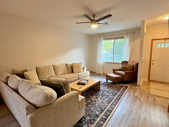 5th image of 3128 Juniper Ln APT F