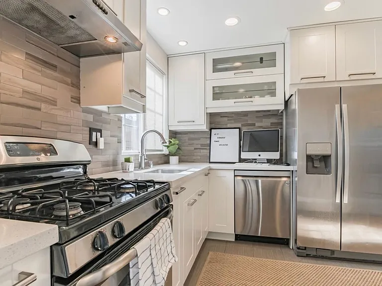 8130 Saint Clair Ave — Photo 2