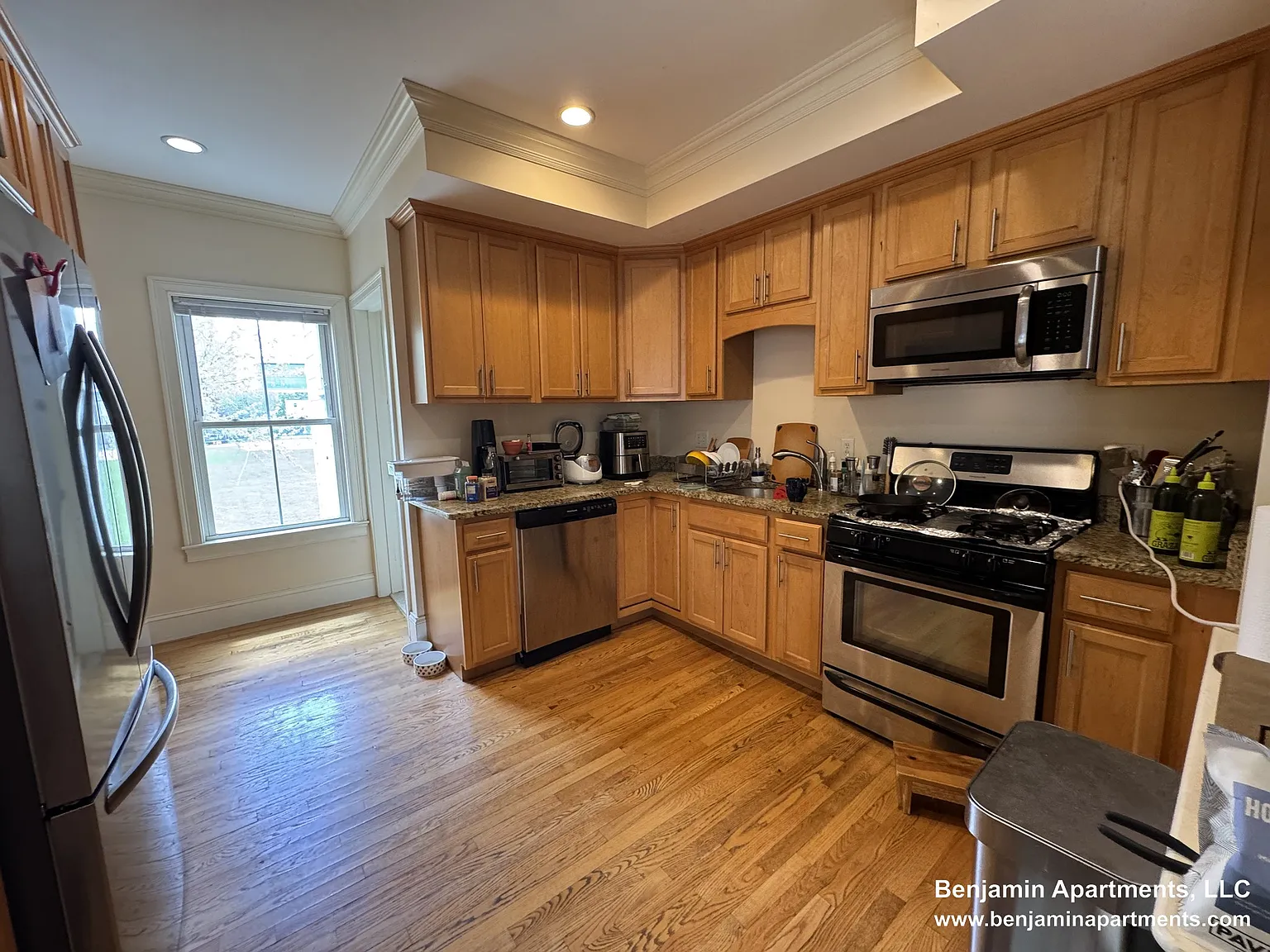 4 bed, 9999 sqft, $3,500 — Photo 2