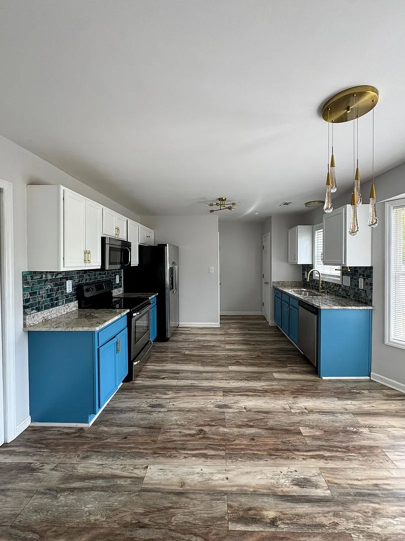 Building Photo - 1433 Middlesbrough Dr