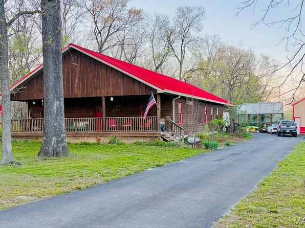 13 Algonquin Dr, Millstadt, IL 62260