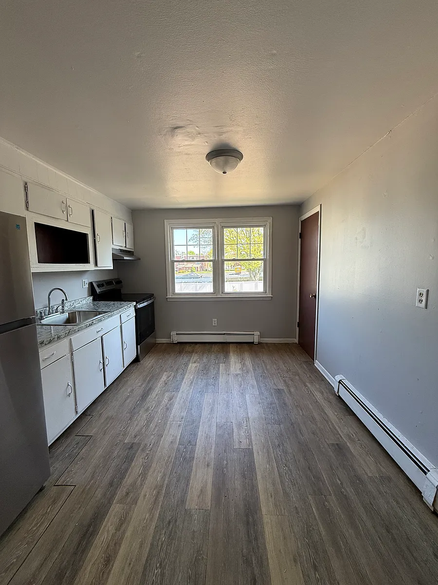 Building Photo - 960 1st Ave #7-0