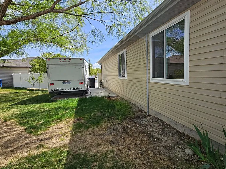 743 N Haworth Cir — Photo 13