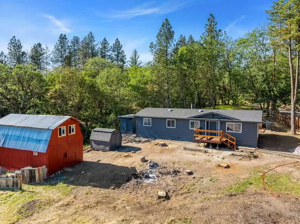 221 Hansen Dr, Grants Pass, OR 97526