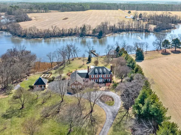 28103 Brick Row Dr, Oxford, MD 21654