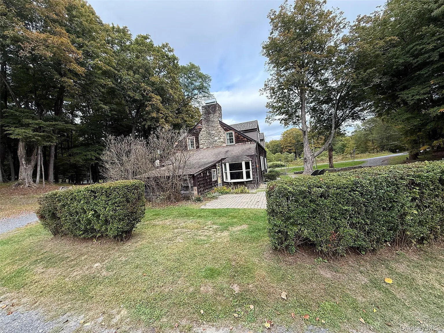 3 bed, 1.5 bath, 2547 sqft, $2,900 — Photo 2