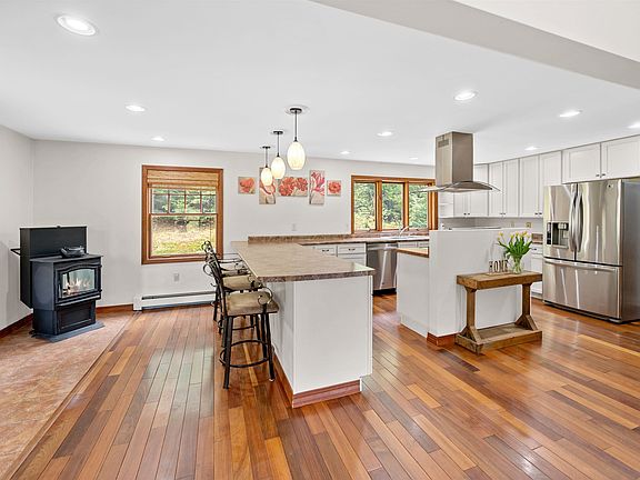 2nd image of 272 West Hill Road