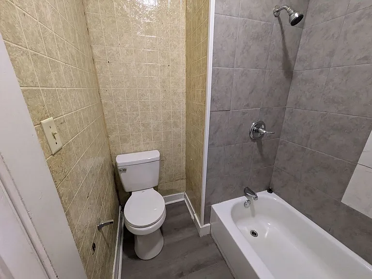2229 Procter St — Photo 10
