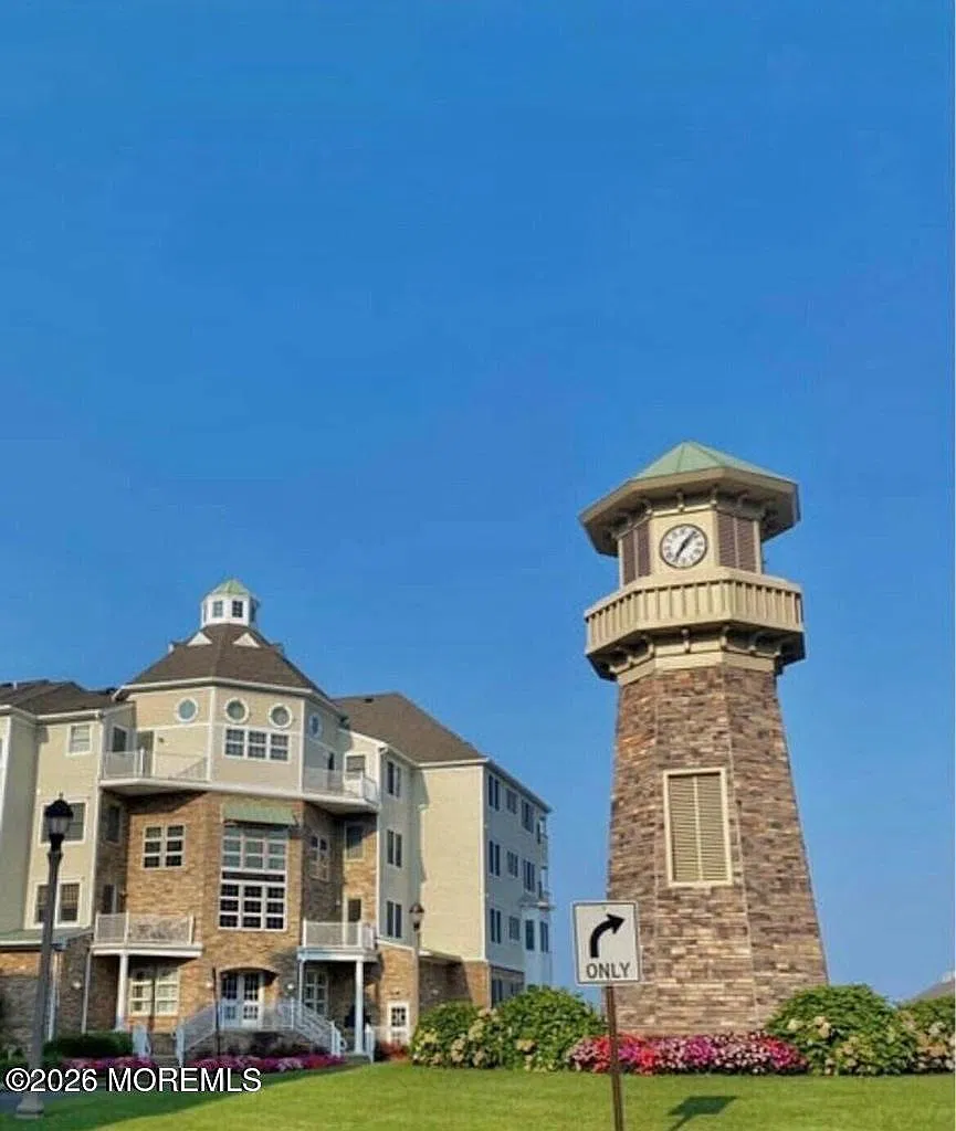 2 bed, 1556 sqft, $4,450 — Photo 1