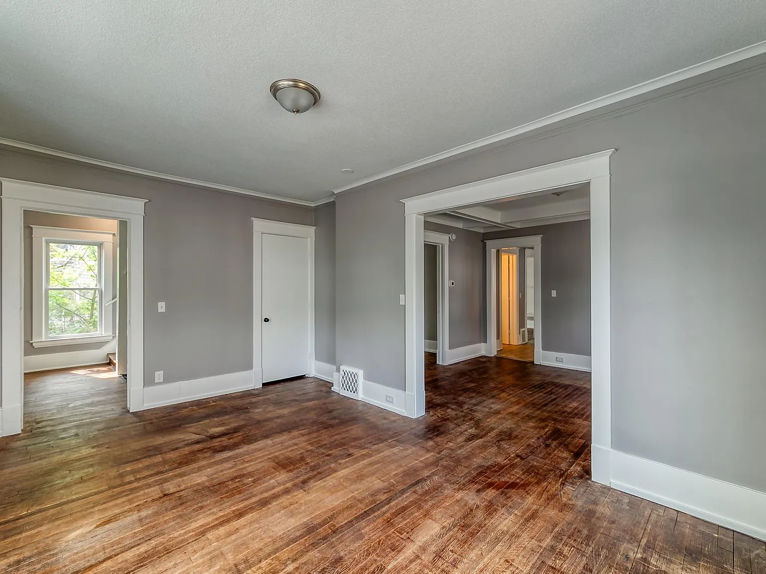 6 bed, 2266 sqft, $2,700 — Photo 4
