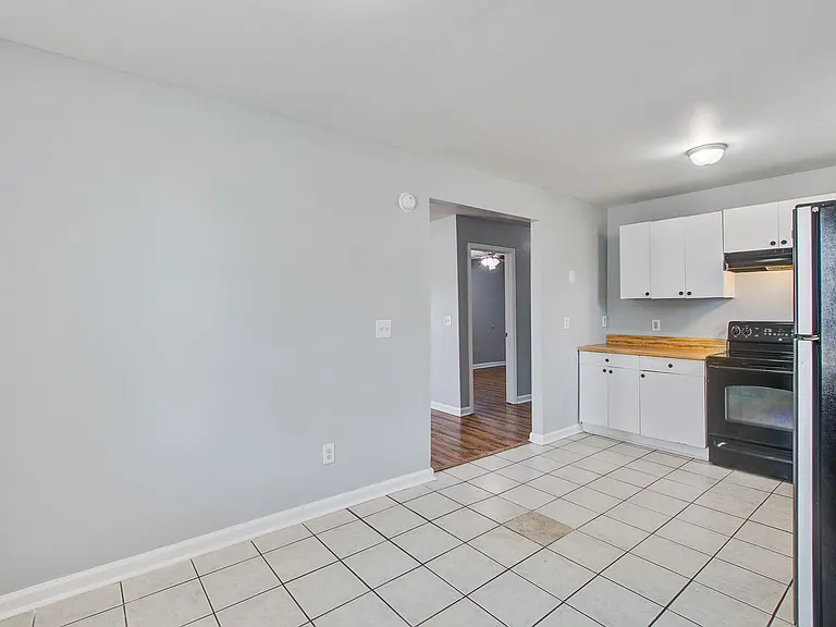2150 Becker St — Photo 10