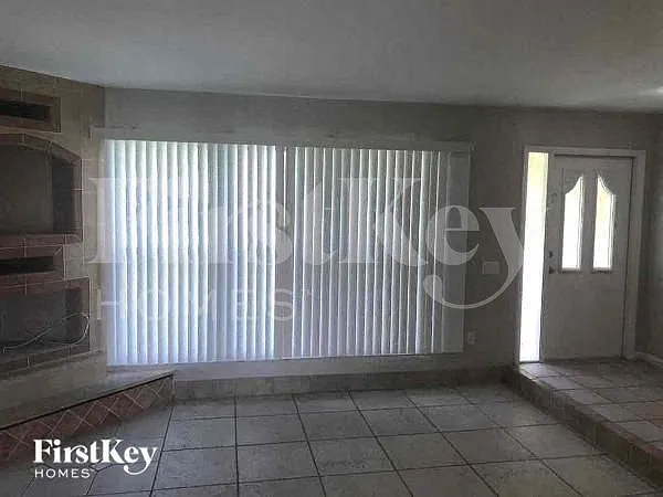 3 bed, 2.0 bath, 1506 sqft, $3,000 — Photo 2