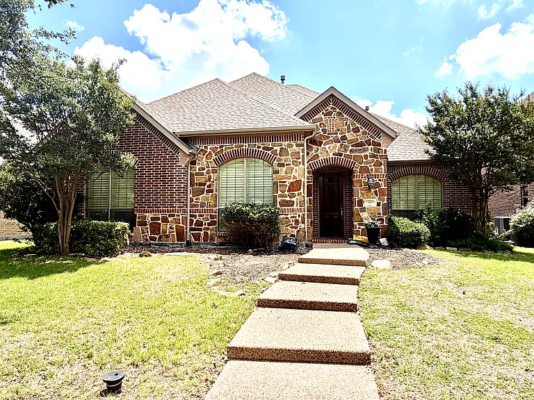 509 S Hampton Ct — Photo 1
