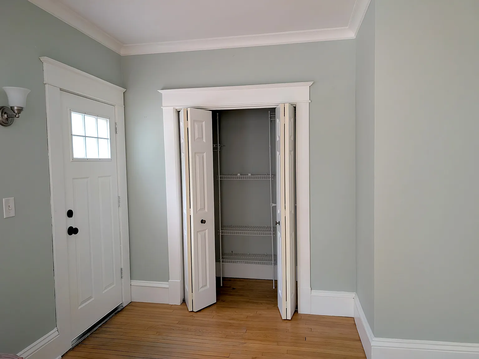 1 bed, 990 sqft, $1,525 — Photo 3