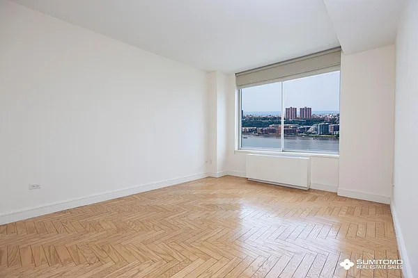 Rented by Sumitomo Real Estate Sales | media 18