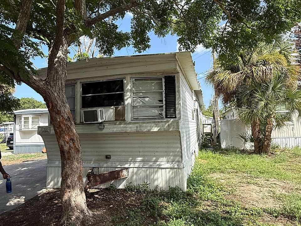 2nd image of 920 Boardwalk Ln #903