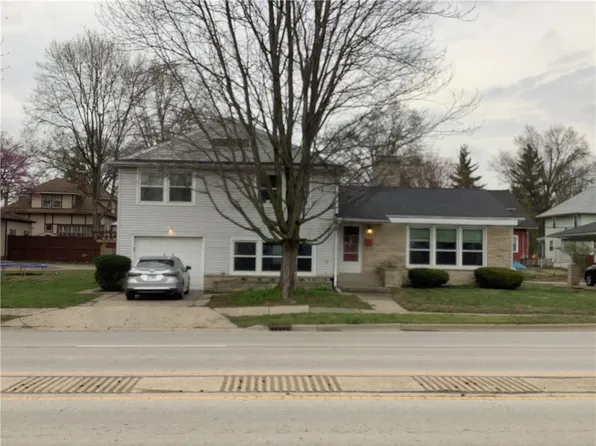 210 W Wabash Ave, Effingham, IL 62401