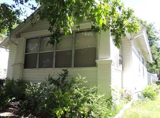 1017 Leavitt St, Waterloo, IA 50702