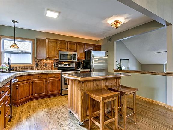 5th image of 15814 Horton Ln