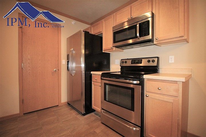 2 1608 20thAVENW 202