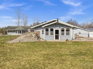 865 E Price Rd, Midland, MI 48642
