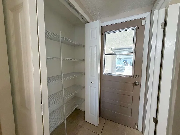 7421 Isle Dr — Photo 25