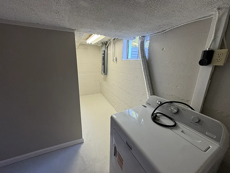 3657 Colonial Ave — Photo 40