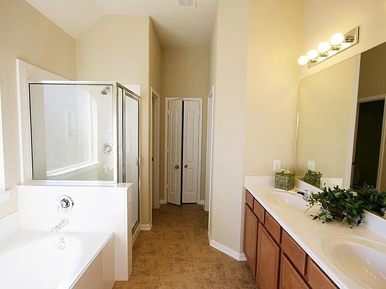 24547 Foxberry Gln — Photo 10