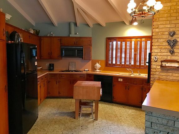 4th image of 4241 Everglades Ave