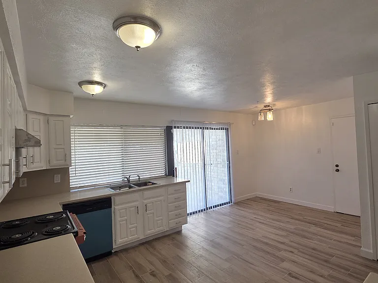 10218 White Elm Rd — Photo 10