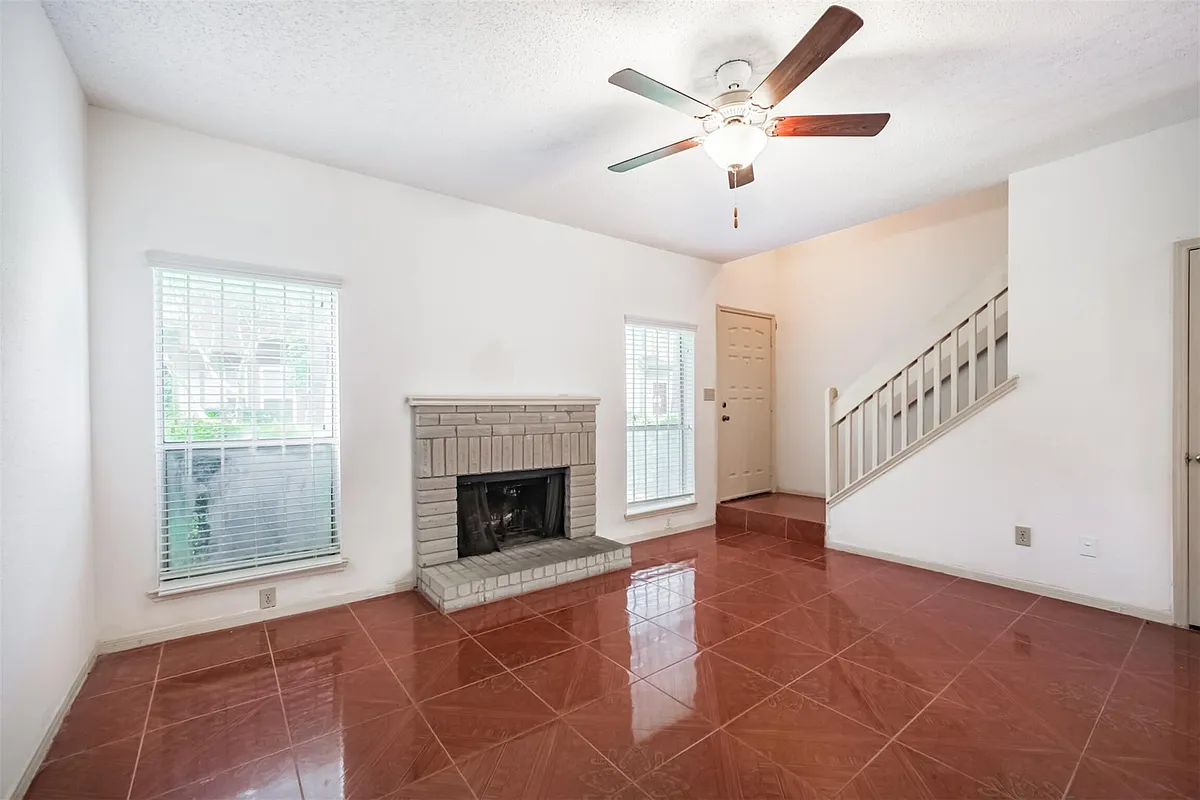 Building Photo - 12500 Brookglade Cir #206