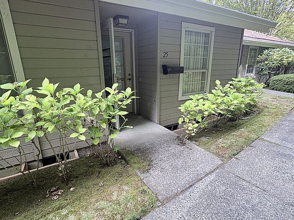 3rd image of 13775 SW Scholls Ferry Rd APT 25