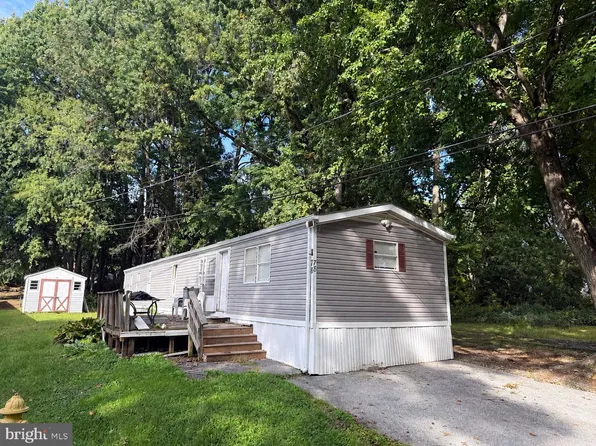 78 N Dragon Dr, Bear, DE 19701